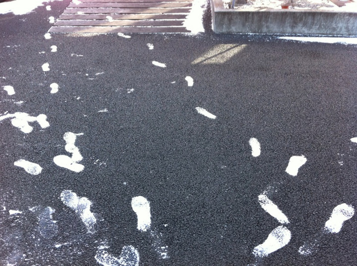 足跡だけ残して…