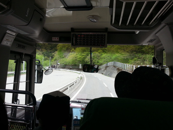 バスに乗り換えて