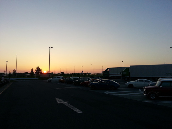 日の出とともに