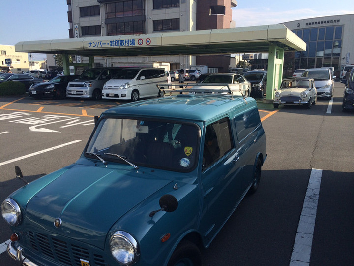 最新鋭と並んで