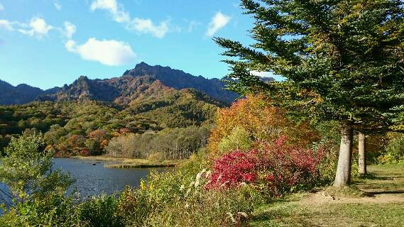 紅葉の鏡池