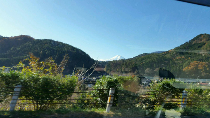 富士山を横目で見ながら