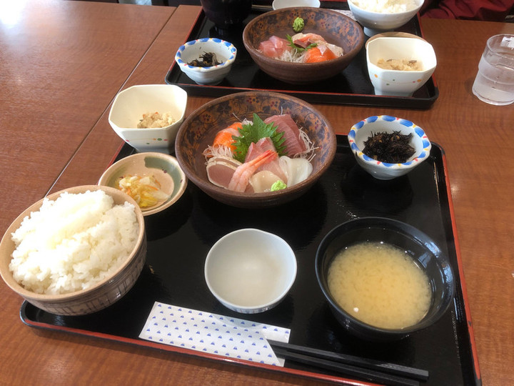 お昼は、、
