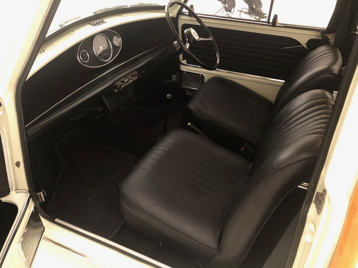 1968y モーリス トラベラー MK-2