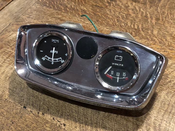 メーターパネル