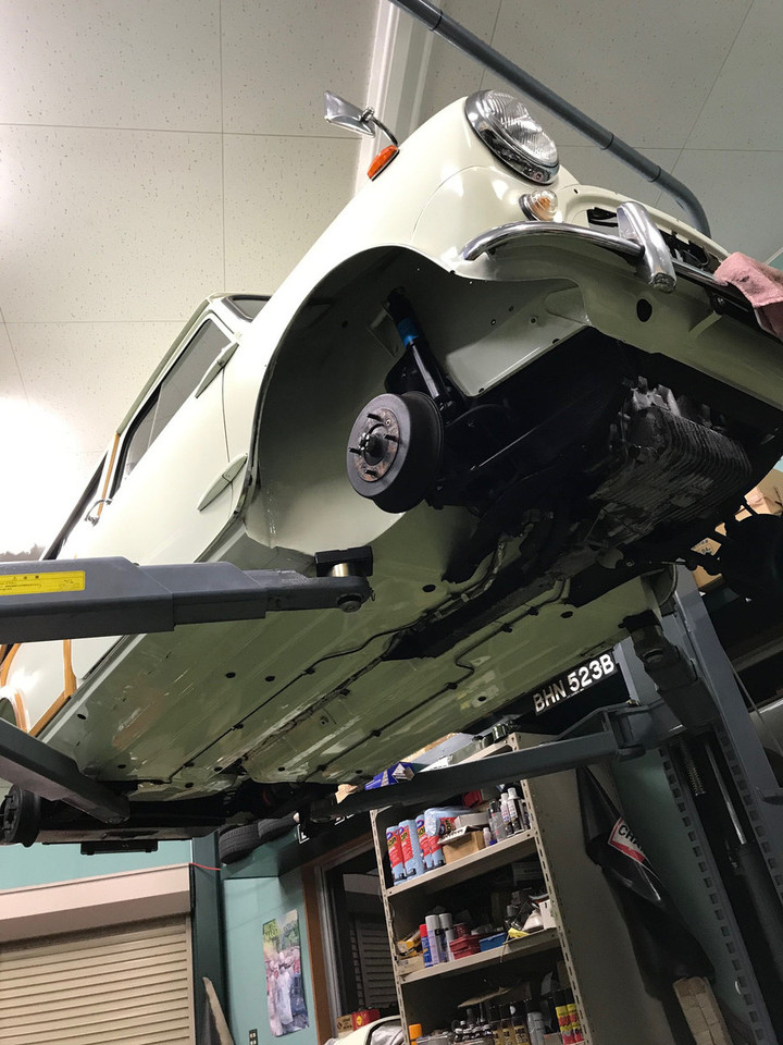 エンジン降ろしはじめました！