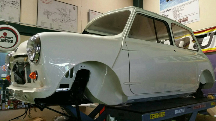 きれいに仕立て中のクーパーS