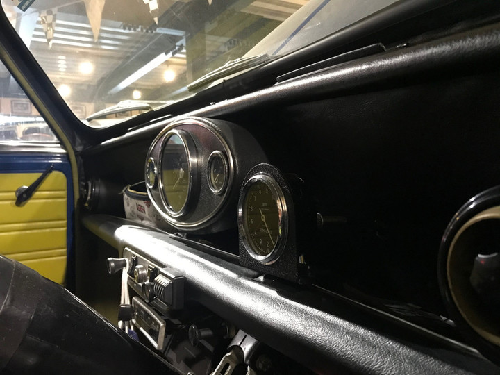 タコメーターステー加工