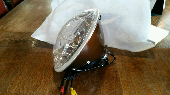 通称"ミッキーの目"