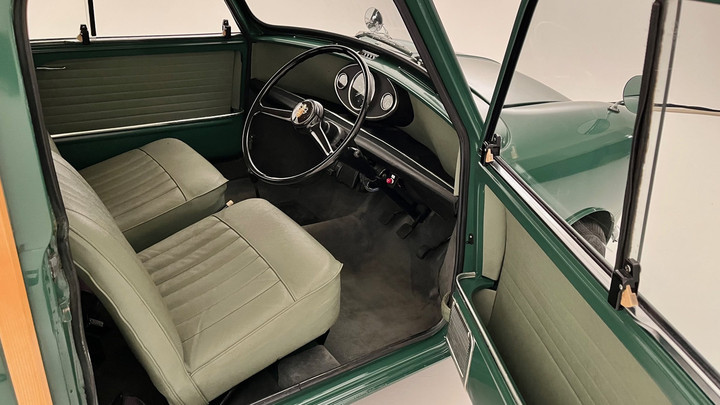 1968y AUSTIN MINI COUNTRYMAN MK-2