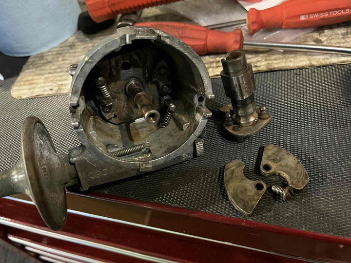 ディストリビューター