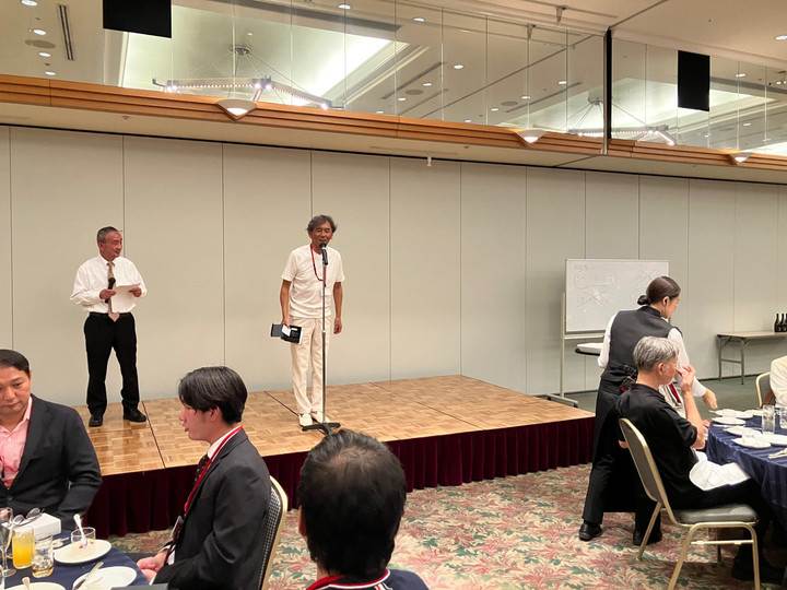 恒例のパーティー